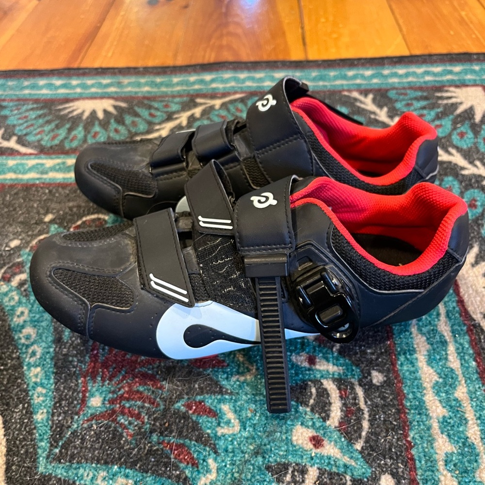 Peloton bike shoes—only used a few times!